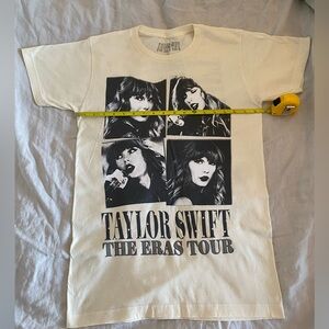 Taylor Swift Cream Tour Tee size Small